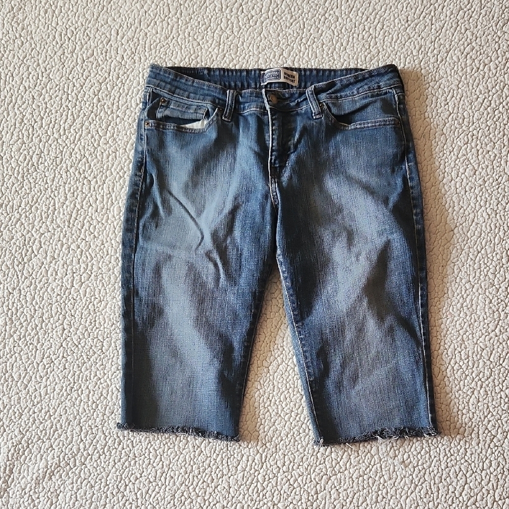 Vintage Y2k Signature Levis Bermuda Length Raw Hem Demin Jean Shorts Retro Fryed